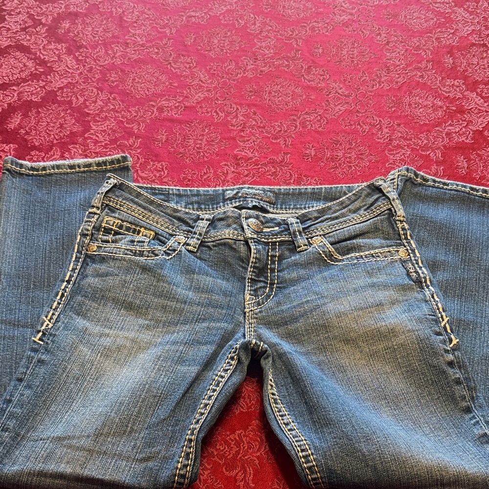 Silver Jeans Women's Capris in Medium Blue
